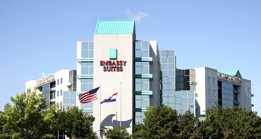 Embassy Suites By Hilton St Louis Airport Бриджтон Экстерьер фото